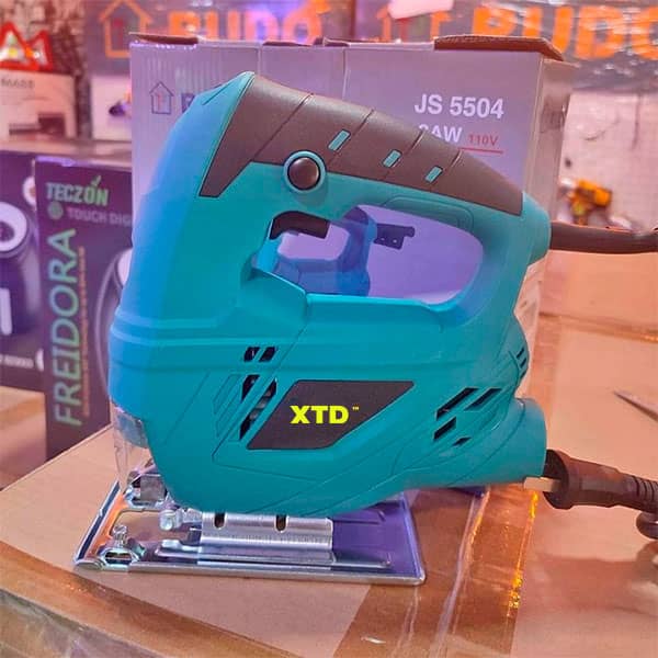 HERRAMIENTA SIERRA CALADORA DE 6 VELOCIDADES